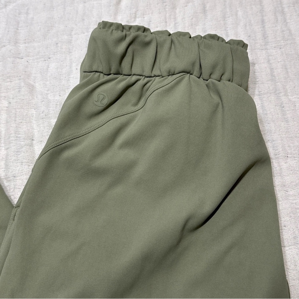 Lululemon Keep Moving High Rise Full Length Pant
Rosemary Green - Picture 5 of 10